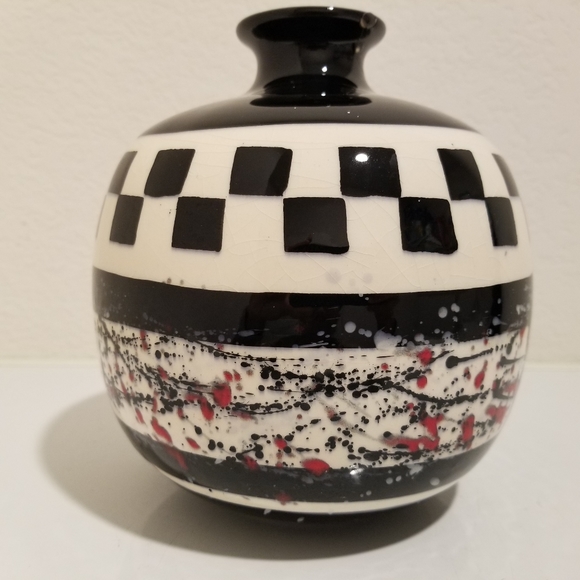Checker Pattern Round Black Vase, Geometric Design Bud Vase Made in USA - Picture 6 of 11